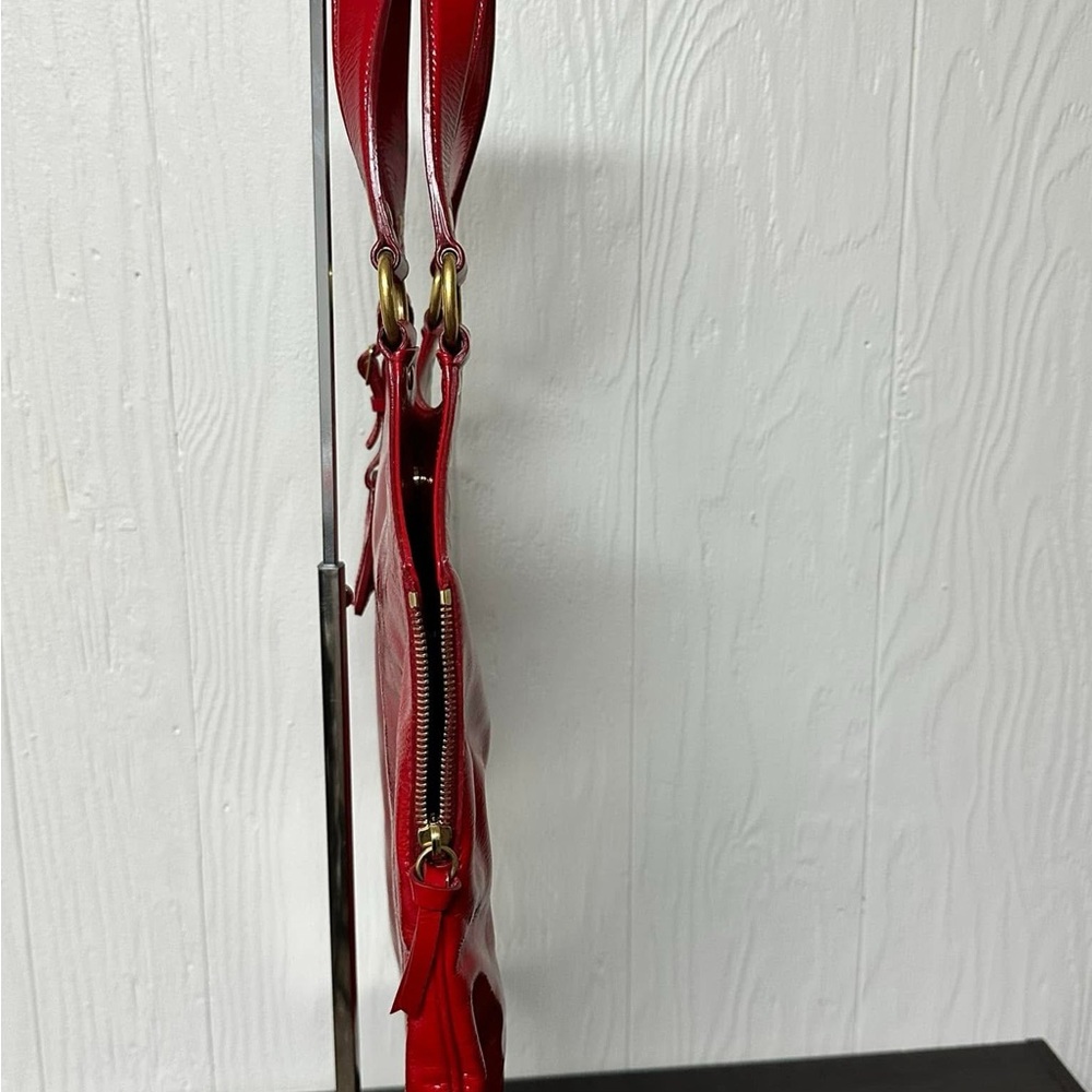 Yves Saint Laurent Red Chic Shoulder Bag - Picture 4 of 12